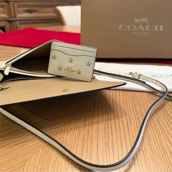 COACH NWT LEATHER Clutch
Crossover Bag with Card Case
Comes with Box - Picture 12 of 13